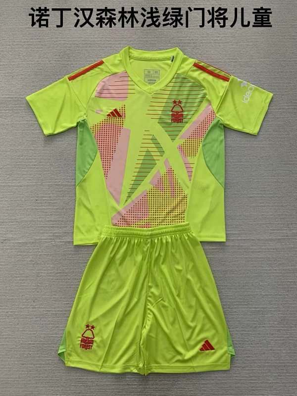 24-25 Nottingham Forest Goalkeeper Aldult and Kids Jerseys
