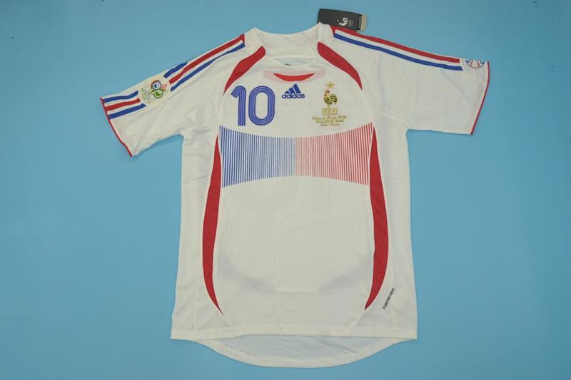 06 France away white